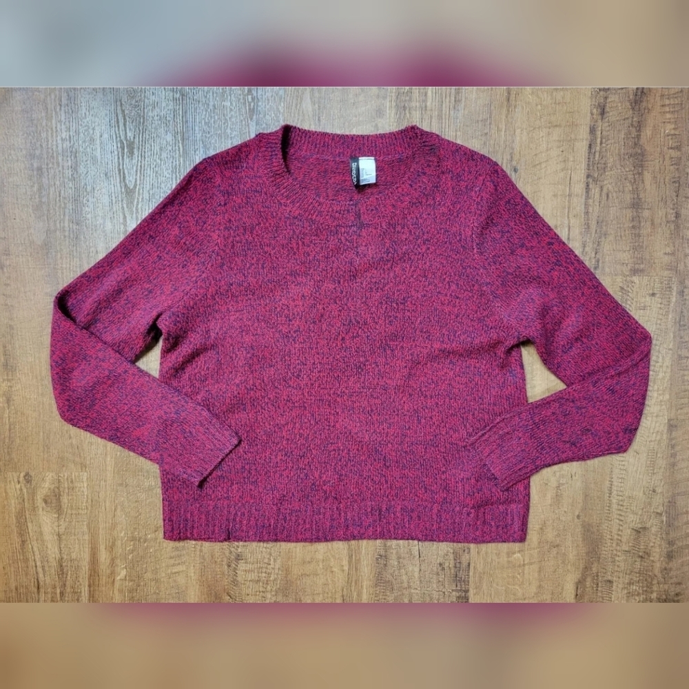 FREE W BUNDLE H&M Divided sweater